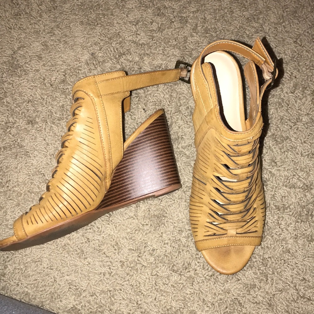 Mustard yellow wedges